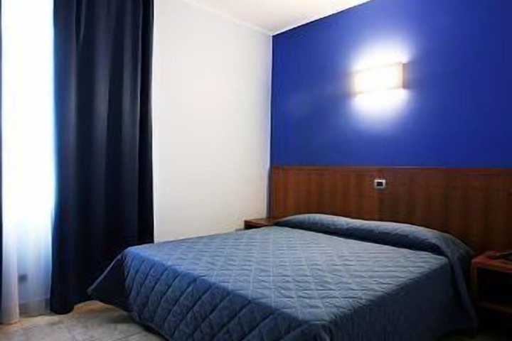 Room 16 of 64