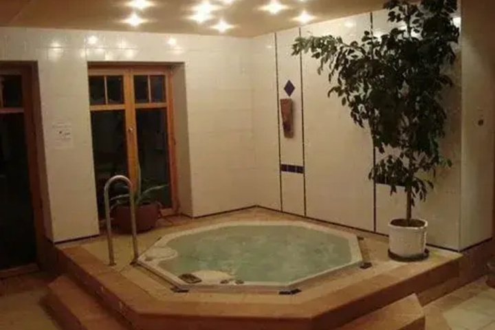 Pool 8 of 12