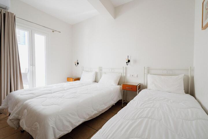 Room 6 of 6