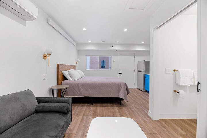 Room 16 of 35