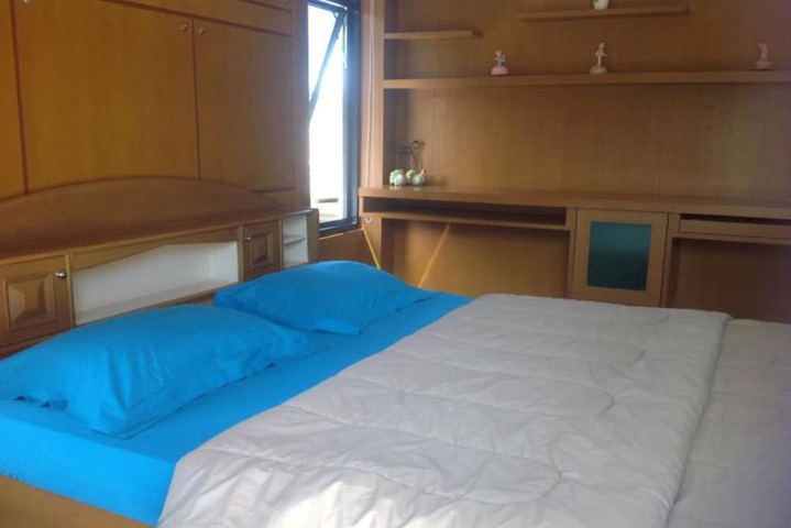 Room 9 of 9