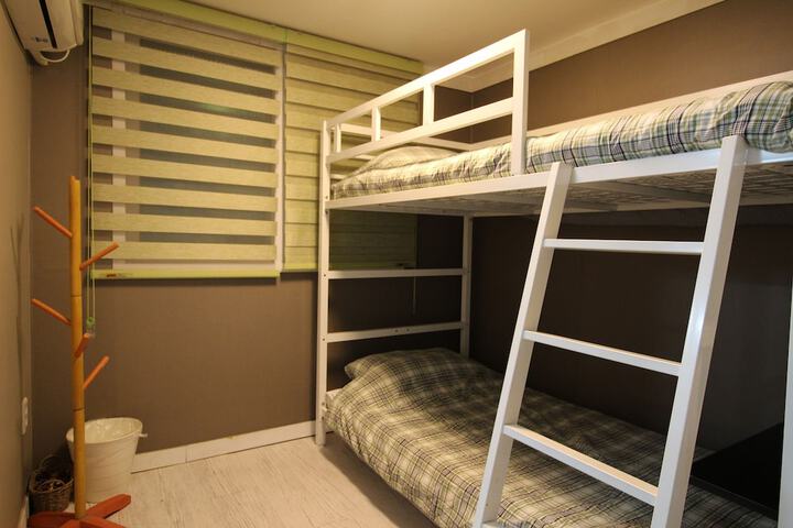 Room 19 of 86