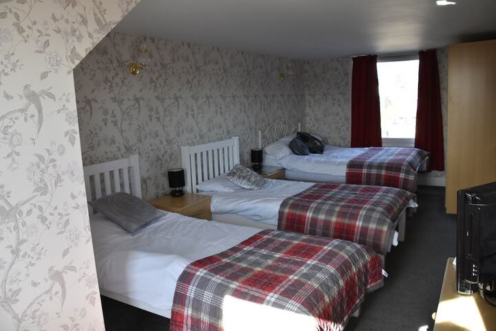 Room 9 of 20