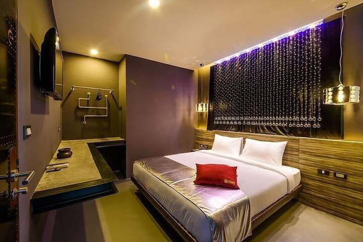 Room 44 of 74