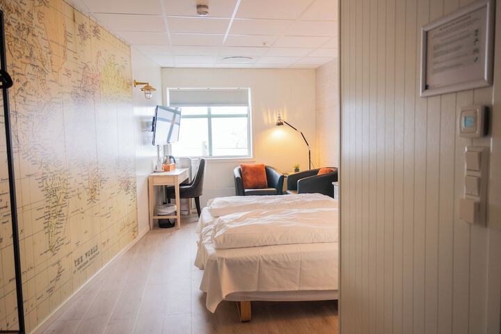 Room 99 of 262