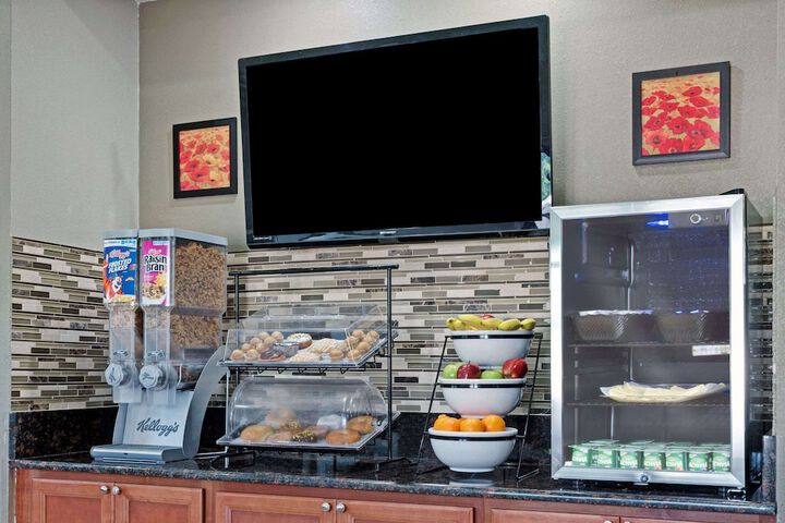 Breakfast/Coffee Service 12 of 17