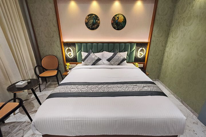 Room 37 of 60
