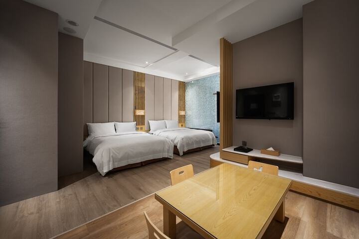 Room 25 of 50