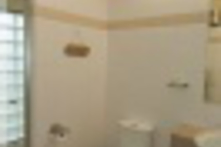 Room 4 of 12