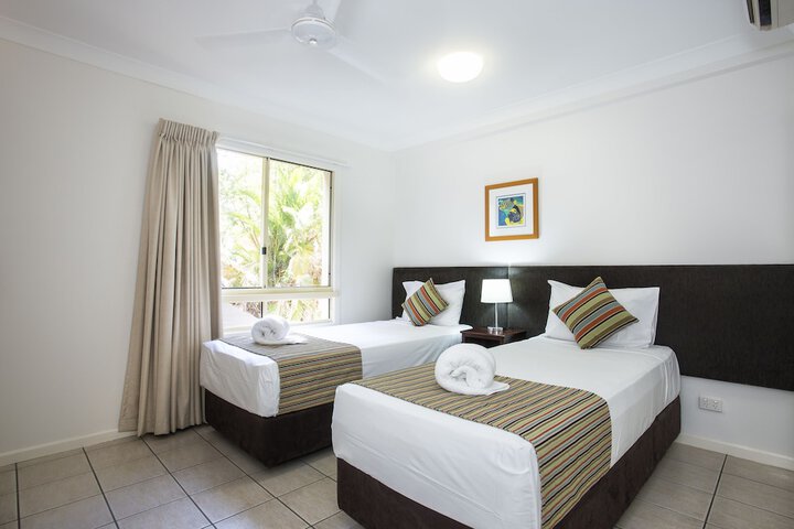Room 2 of 83