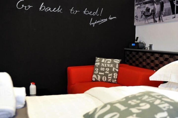 Room 10 of 62
