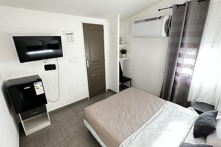 Room 4 of 13