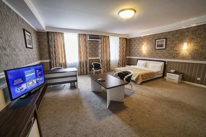 Room 3 of 23