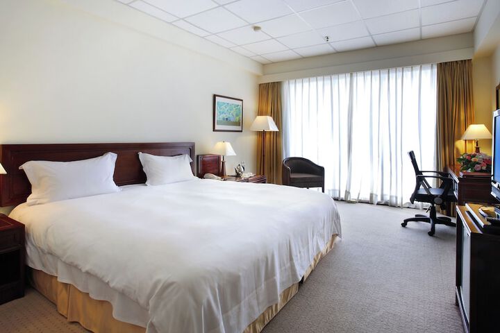 Room 14 of 22