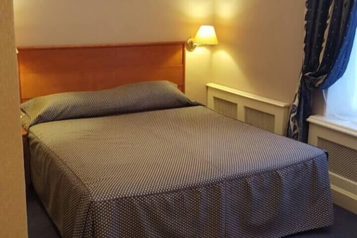 Room 30 of 94