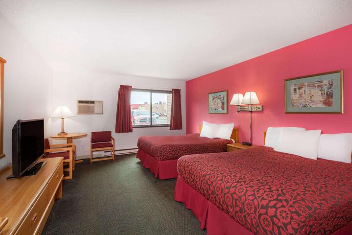1 Queen Bed (9 of 9)