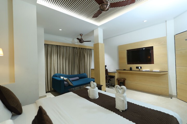 Room 27 of 136