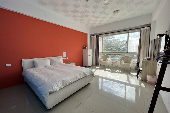 Room 11 of 29