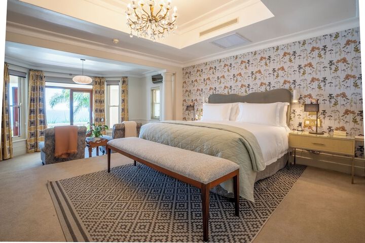 Room 20 of 176