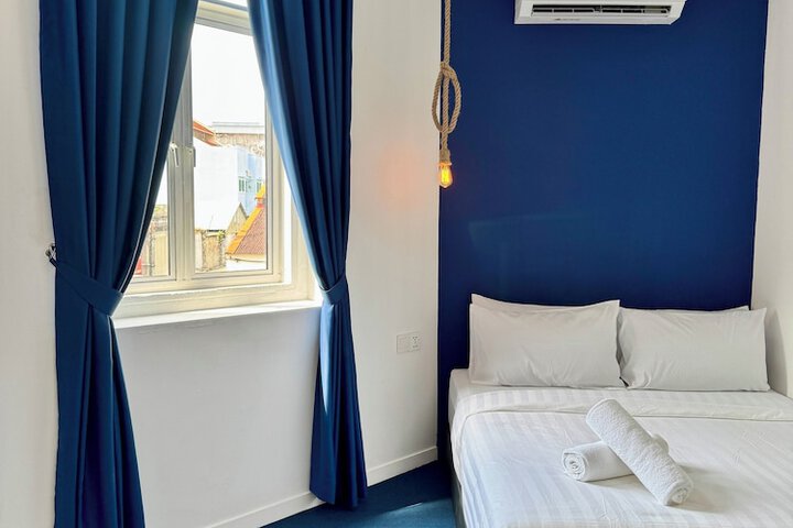 Room 53 of 122
