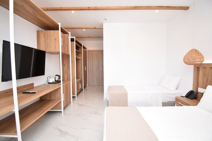 Room 33 of 70
