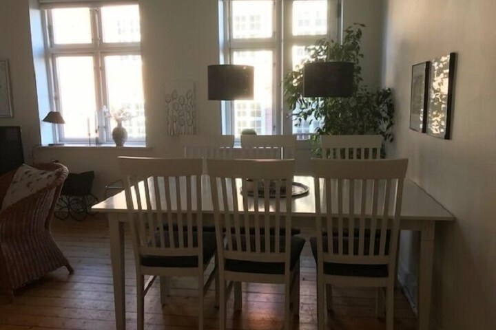 Room 8 of 23