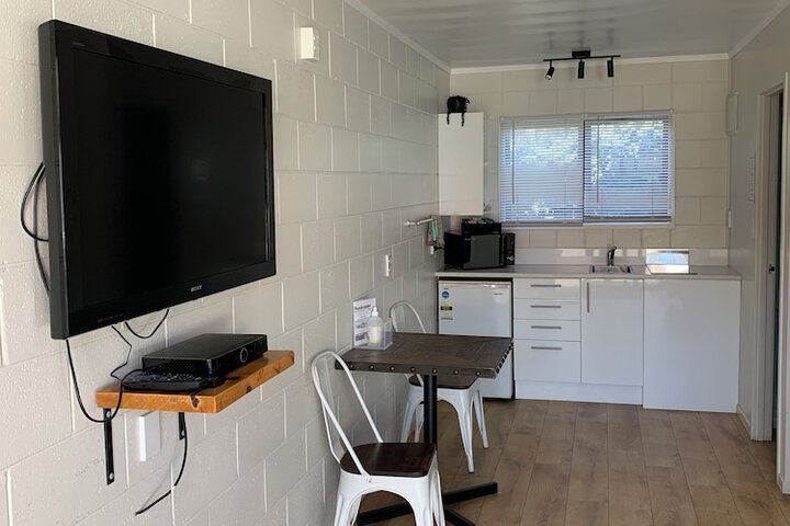 Room 8 of 33