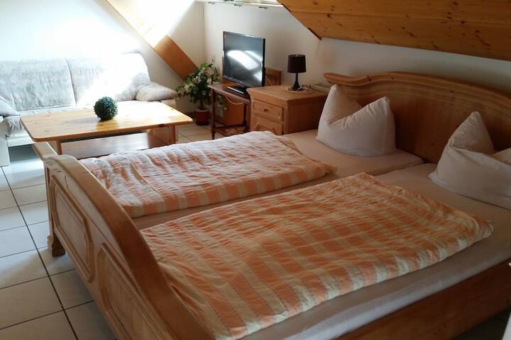 Room 4 of 67