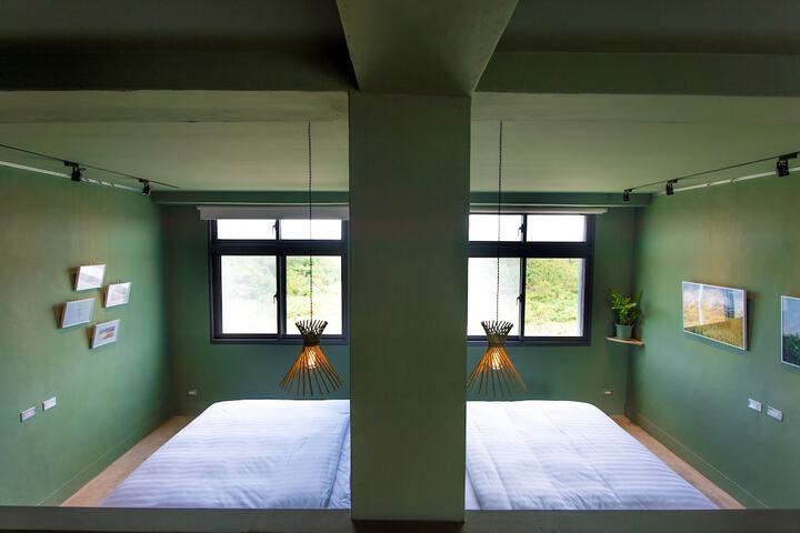 Room 14 of 127