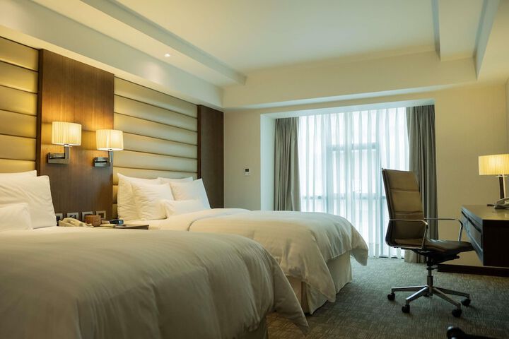 Room 20 of 170