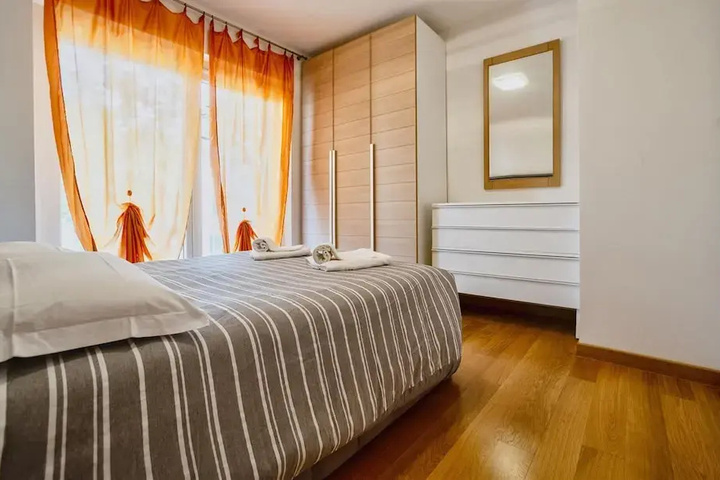 Room 5 of 13