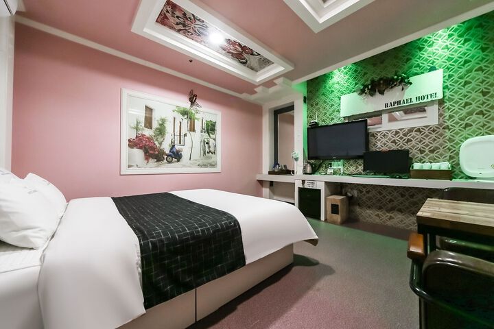 Room 58 of 80