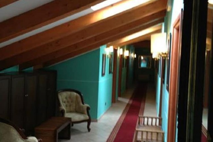 Ballroom/Hall 18 of 31