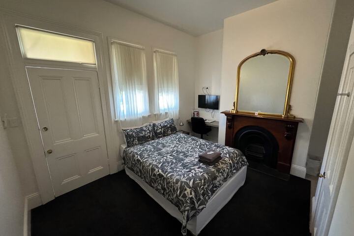 Room 13 of 31