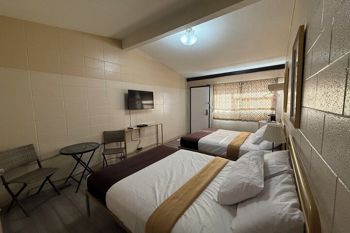 Room 16 of 37