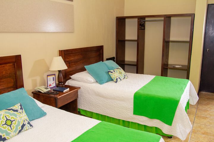 Room 5 of 65