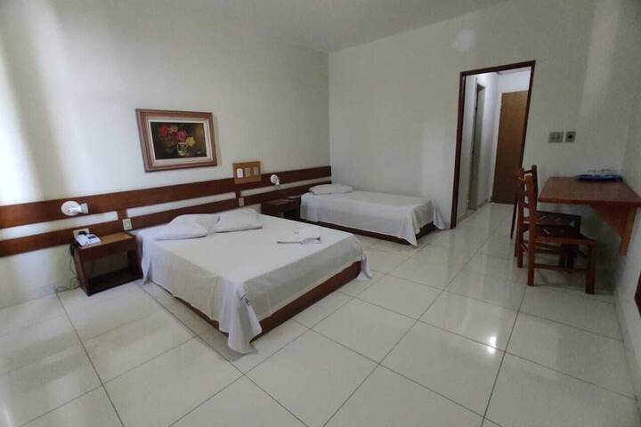 Room 5 of 9