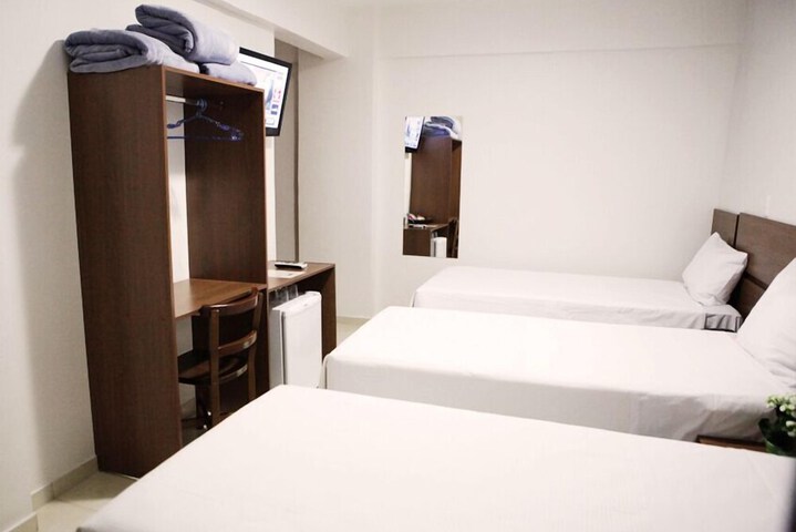 Room 11 of 15