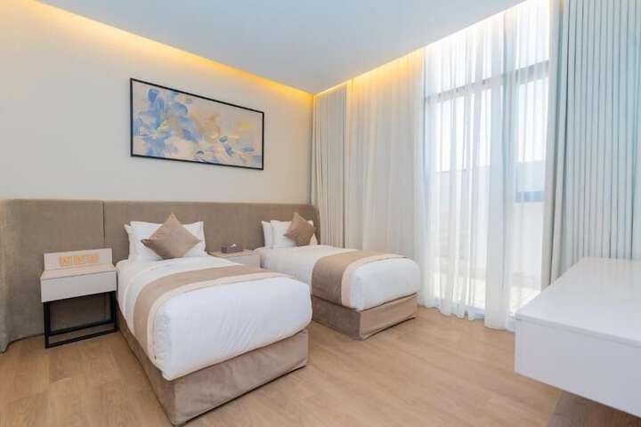 Room 6 of 18