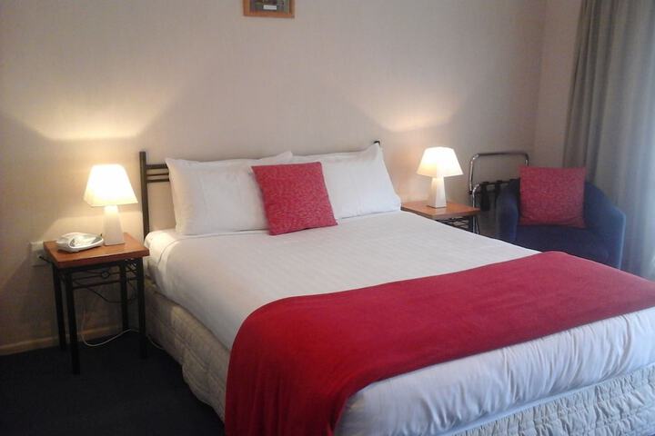 Room 8 of 42