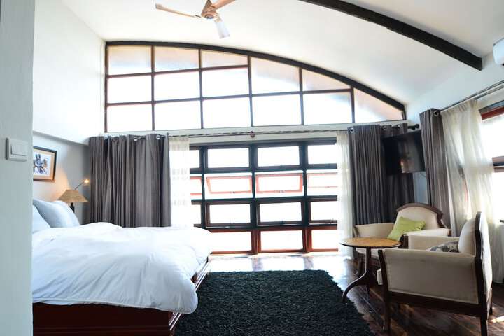 Room 9 of 25