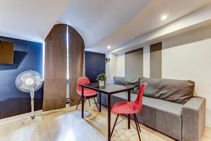 Room 9 of 23