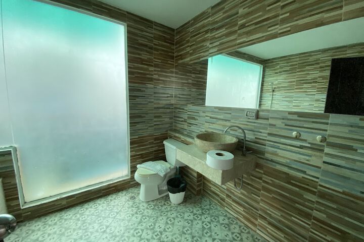 Room 73 of 95