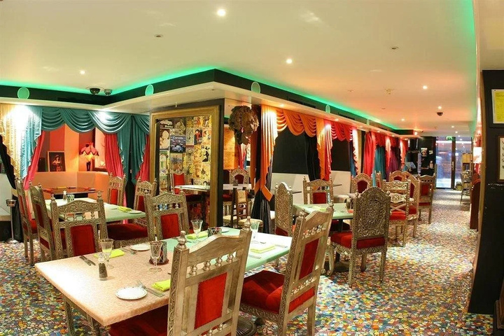 Dining 4 of 6