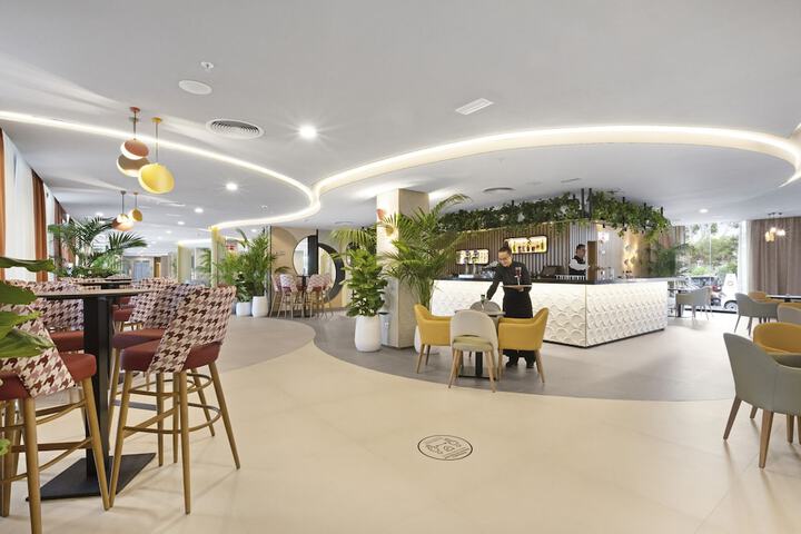 Snack bar
