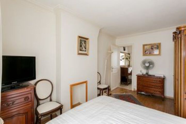 Room 12 of 43