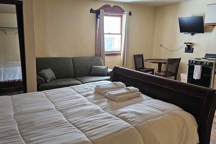 Room 45 of 104