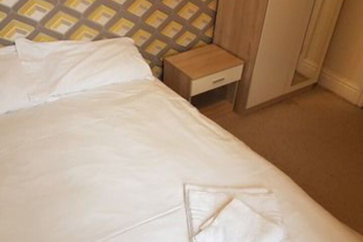 Room 8 of 29