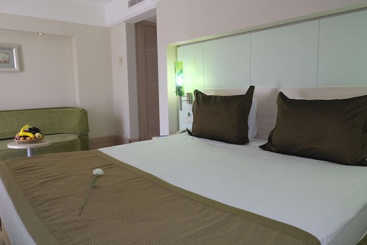 Room 20 of 97