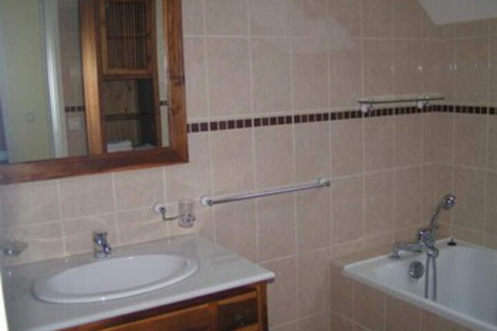 Room 4 of 38